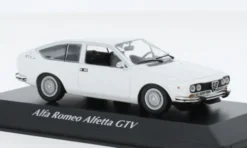 Maxichamps Alfa Romeo Alfetta GTV, weiss, 1976, 1:43, Online