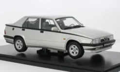 Triple 9 Collection Alfa Romeo 75, silber, 1991, 1:18, Hot