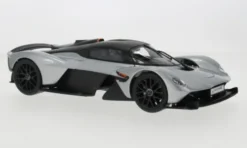 Maisto Aston Martin Valkyrie, silber/schwarz, 2022, 1:18, Hot