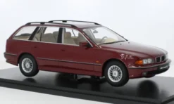 Triple 9 Collection BMW 5er (E39) Touring, dunkelrot, 1:18, Online