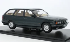 Triple 9 Collection BMW 5er Touring (E34), dunkelgrün, 1996, 1:18, Discount
