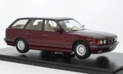 Triple 9 Collection BMW 5er Touring (E34), rot, 1996, 1:18, Sale
