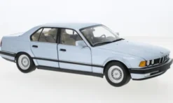 Minichamps BMW 730i (E32), hellblau, 1986, 1:18, Online