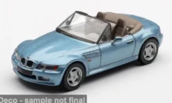 Mini GT BMW Z3 with GoldenEye Poster (EN), hellblau, 1995, James Bond 007 – GoldenEye, 1:64, Discount