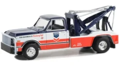 Greenlight Chevrolet C-30 Dually Wrecker, 1968, Standard Oil, 1:64, New