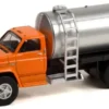 Greenlight Chevrolet C-60 Fertilizer Truck, orange/silber, 1982, 1:64, Sale