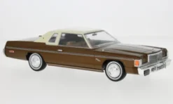 WhiteBox Dodge Royal Monaco Coupe, braun/beige, 1977, 1:24, New