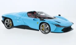 Bburago Ferrari Daytona SP3, hellblau/schwarz, 1:18,