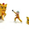 American Diorama Figuren Lions Dance, rot, 1:64,