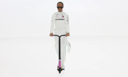 Cartrix Figur Hamilton skate scooter, 2016, 1:18, New