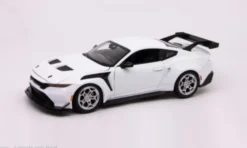 Welly Ford Mustang GTD, weiss, 1:24,