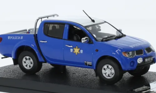 Vitesse Mitsubishi L200, Macau Police Department, 1:43,