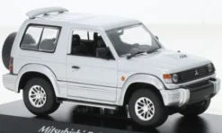 Maxichamps Mitsubishi Pajero SWB, silber, 1991, 1:43, Sale