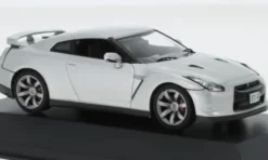 First 43 Models Nissan GT-R (R35), silber, 2008, 1:43,