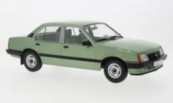 MCG Opel Ascona C, grün, 1981, 1:18, Clearance