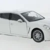 Welly Porsche Panamera S, weiss, 1:24, Sale