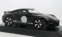 Minichamps Porsche 911 (992) Sport Classic, schwarz, 2022, 1:18, Hot