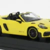 Tarmac Works Porsche 718 Spyder RS, gelb, 1:64, Outlet