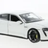 Welly Porsche Taycan Turbo S, weiss, 1:24, Outlet