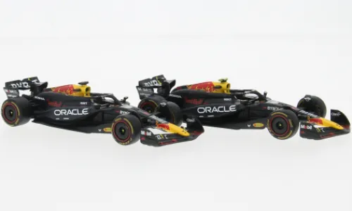 Bburago Red Bull 2er-Set: RB20, 2024, M.Verstappen/S.Perez, 1:43, Best