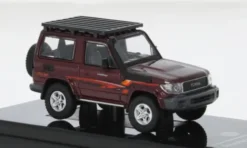 Para64 Toyota Land Cruiser LC71, dunkelrot/Dekor, 2014, 1:64, Outlet