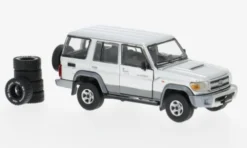 BM Creations Toyota Land Cruiser LC76, silber, 1:64, Outlet
