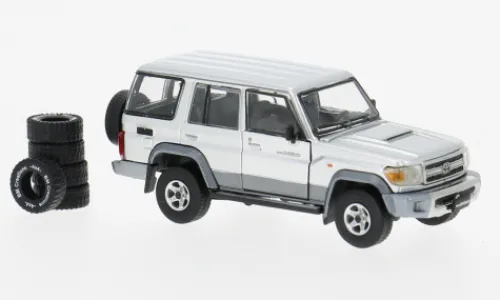 BM Creations Toyota Land Cruiser LC76, silber, 1:64, Outlet