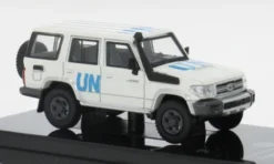 Para64 Toyota Land Cruiser LC76, weiss, 2014, UN, 1:64, Online
