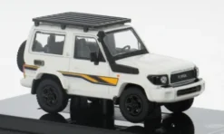 Para64 Toyota Land Cruiser 71, weiss/Dekor, 2022, 1:64, New